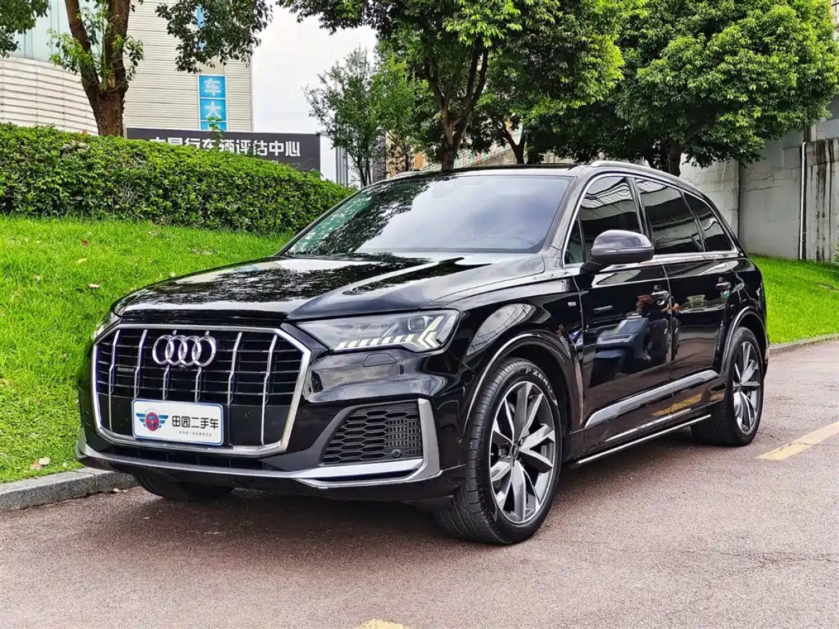 AUDI Q7
