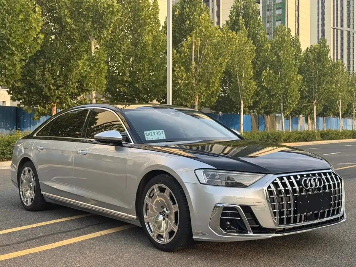 AUDI A8