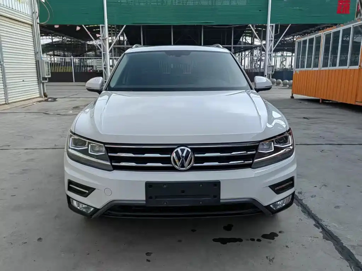 VOLKSWAGEN TIGUAN L