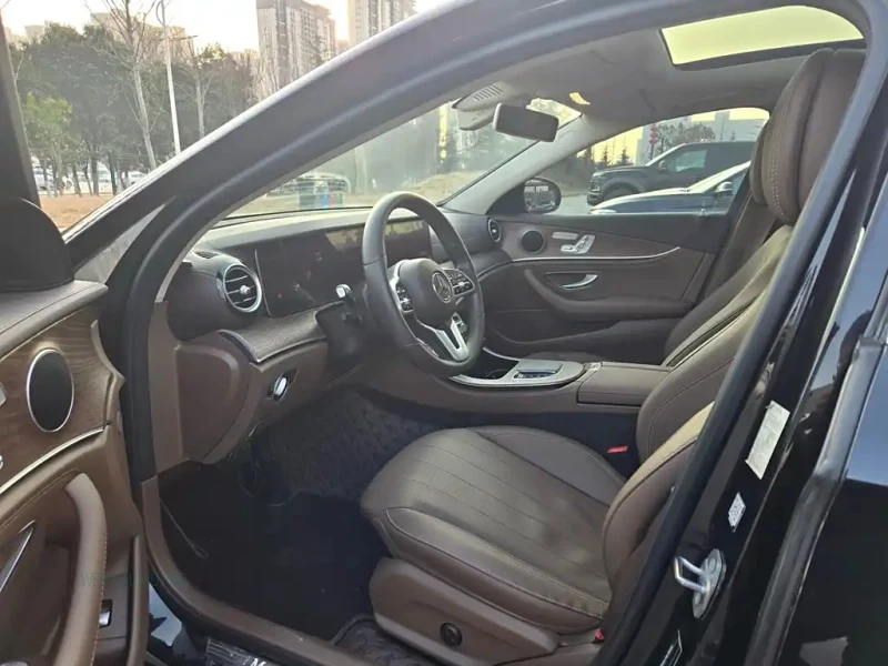 MERCEDES BENZ E-CLASS