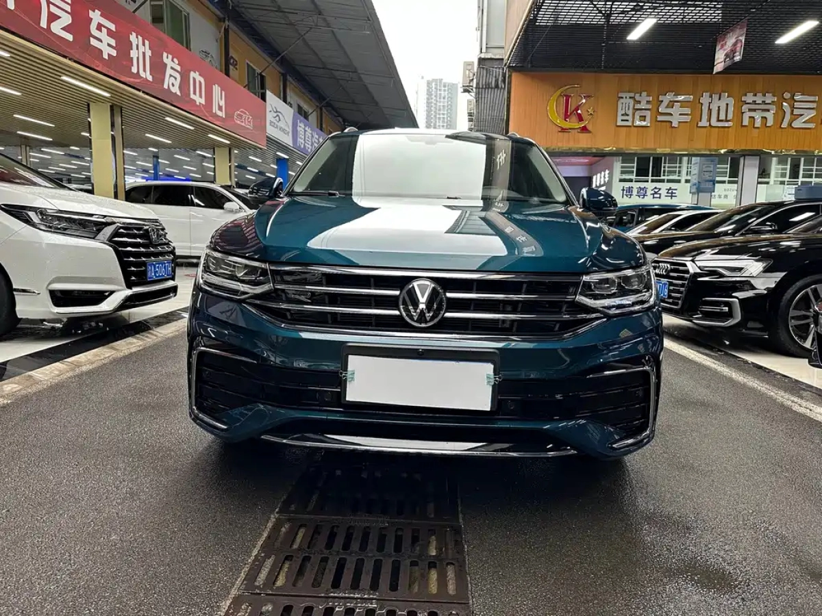 VOLKSWAGEN TIGUAN L