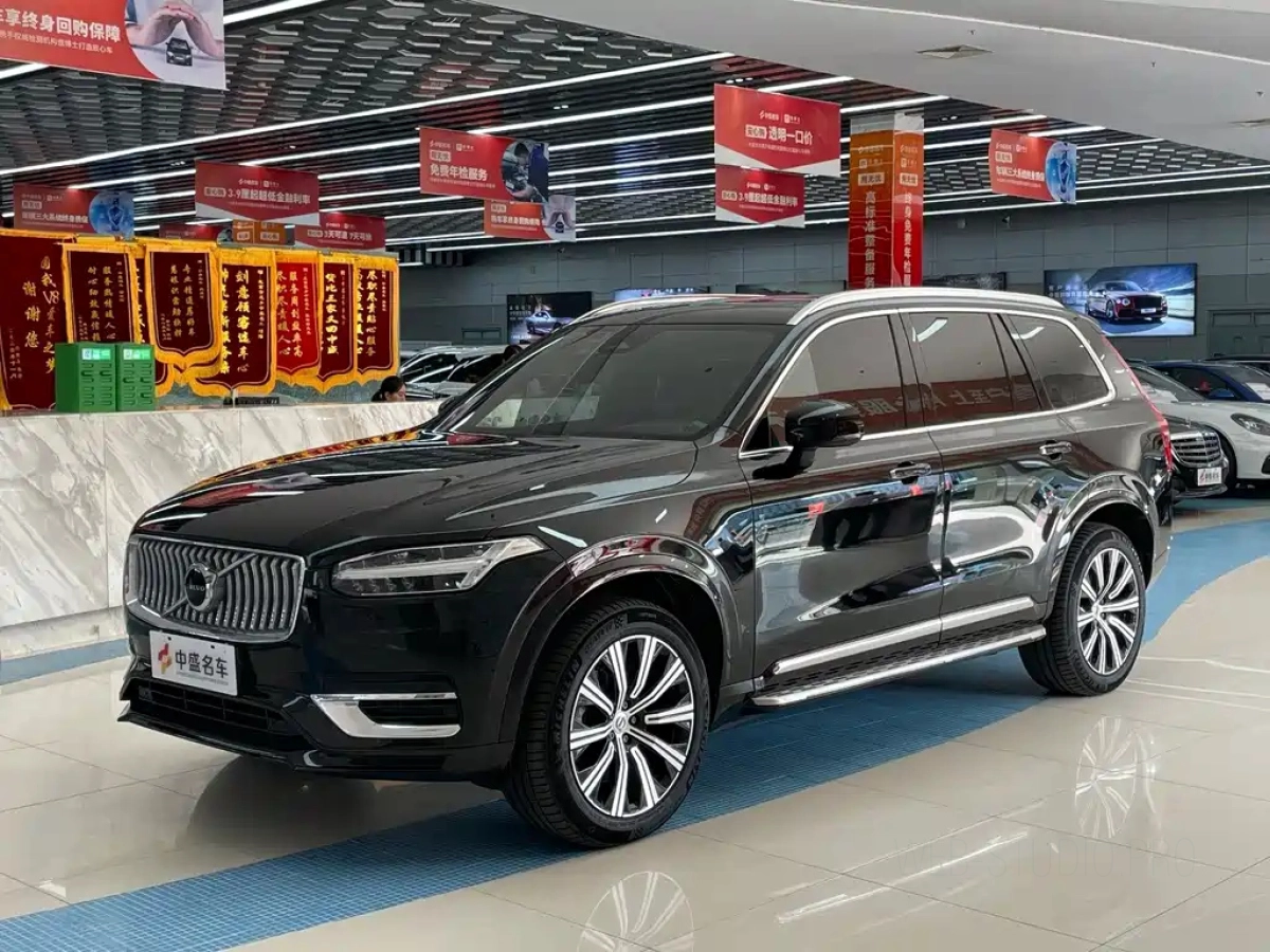 VOLVO XC90