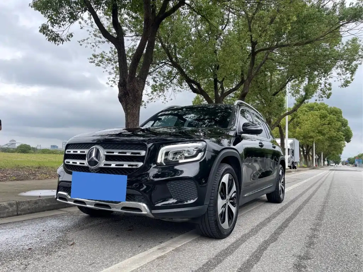 MERCEDES BENZ GLB