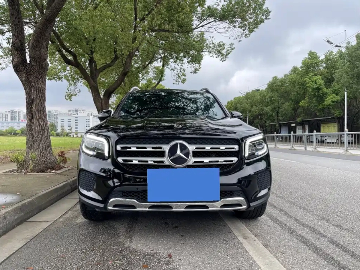MERCEDES BENZ GLB