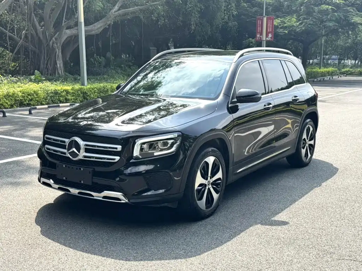 MERCEDES BENZ GLB