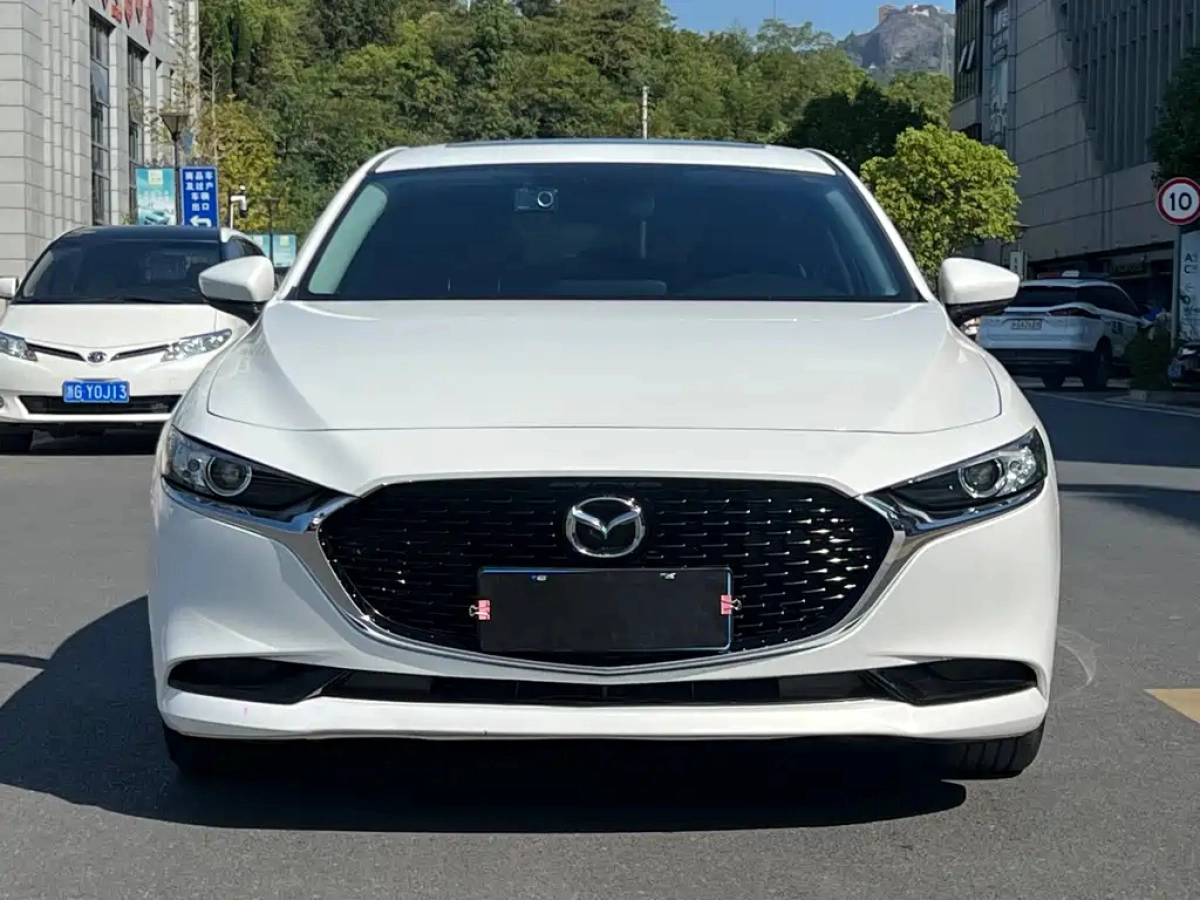 MAZDA 3 AXELA