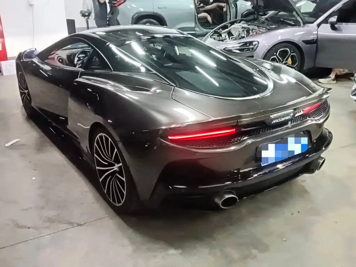 MCLAREN GT
