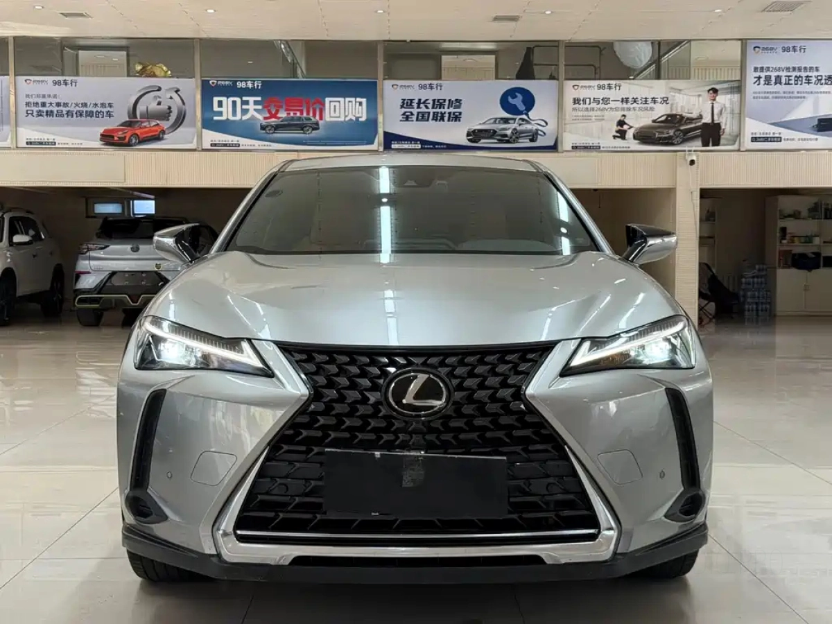 LEXUS UX