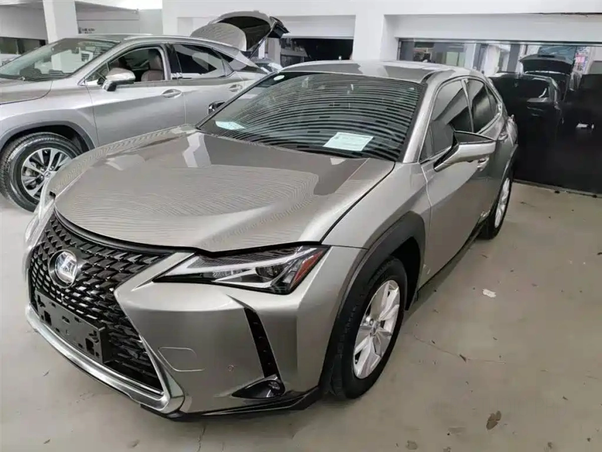 LEXUS UX  2021