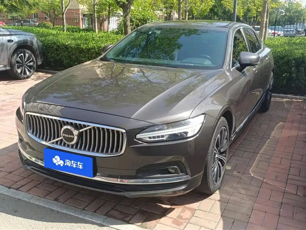 VOLVO S90