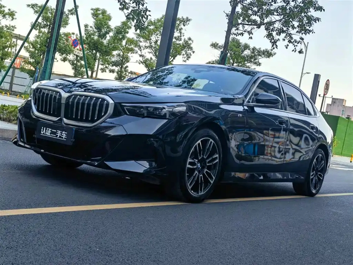 BMW 5-SERIES