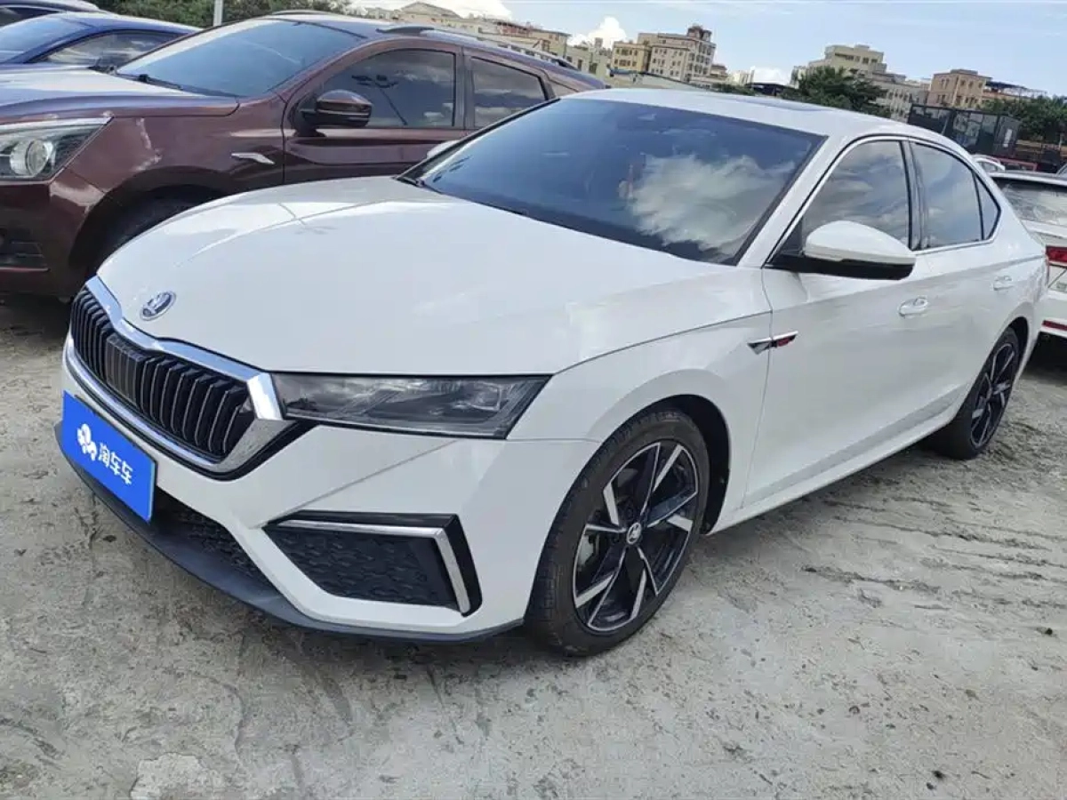 SKODA OCTAVIA  2022