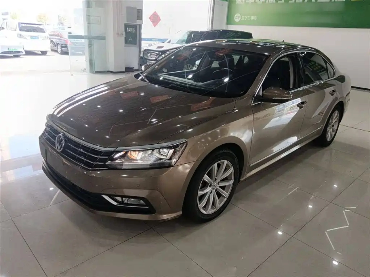 VOLKSWAGEN PASSAT  2019