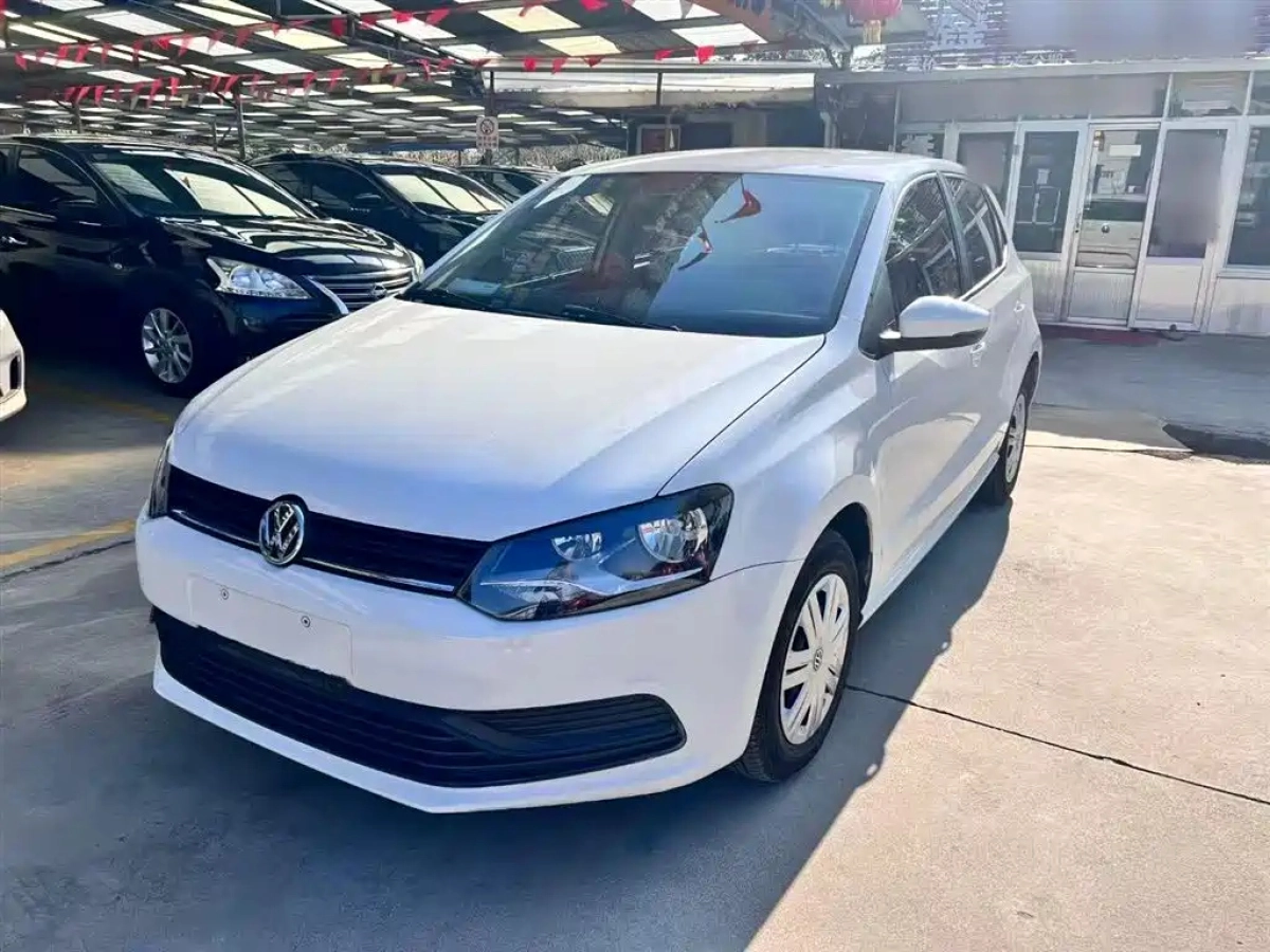 VOLKSWAGEN POLO
