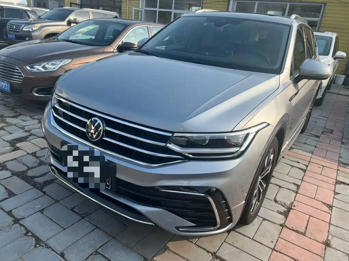 VOLKSWAGEN TIGUAN L