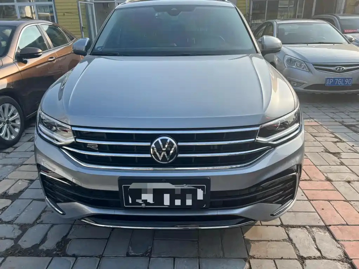 VOLKSWAGEN TIGUAN L