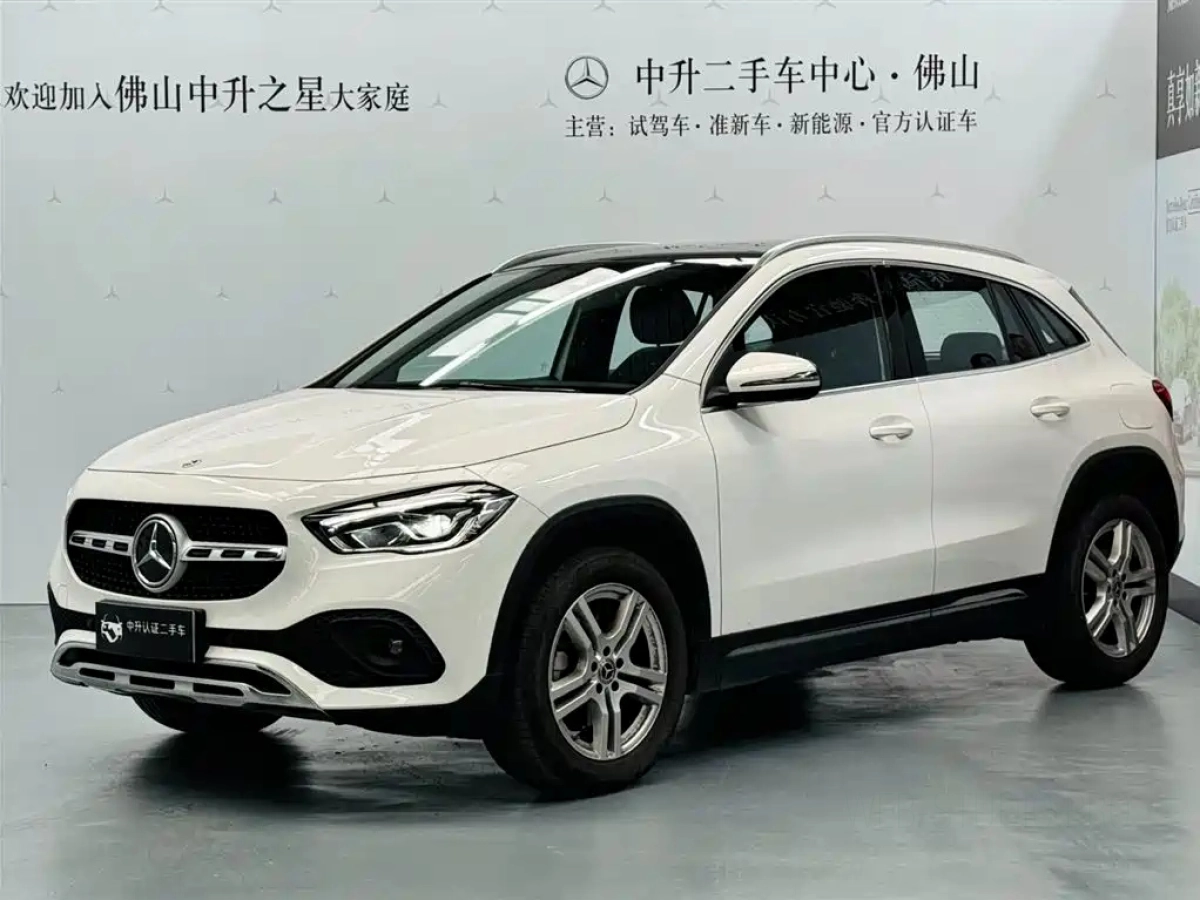 MERCEDES BENZ GLA  2023