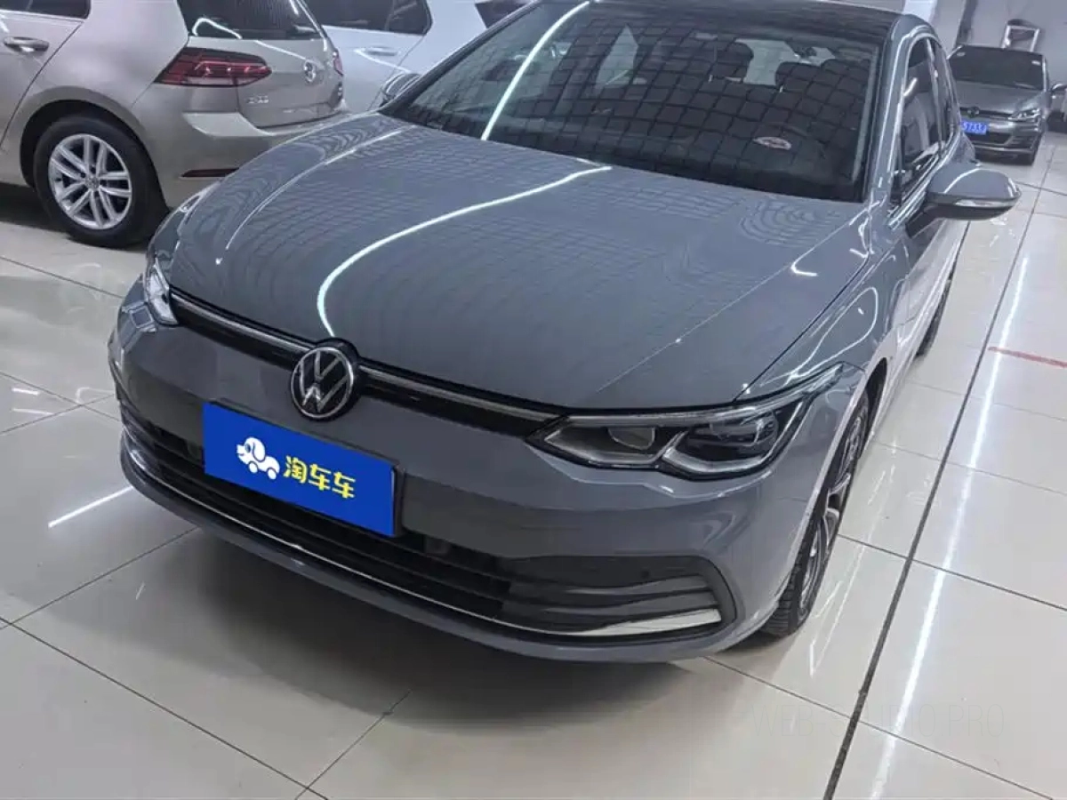 VOLKSWAGEN GOLF  2022