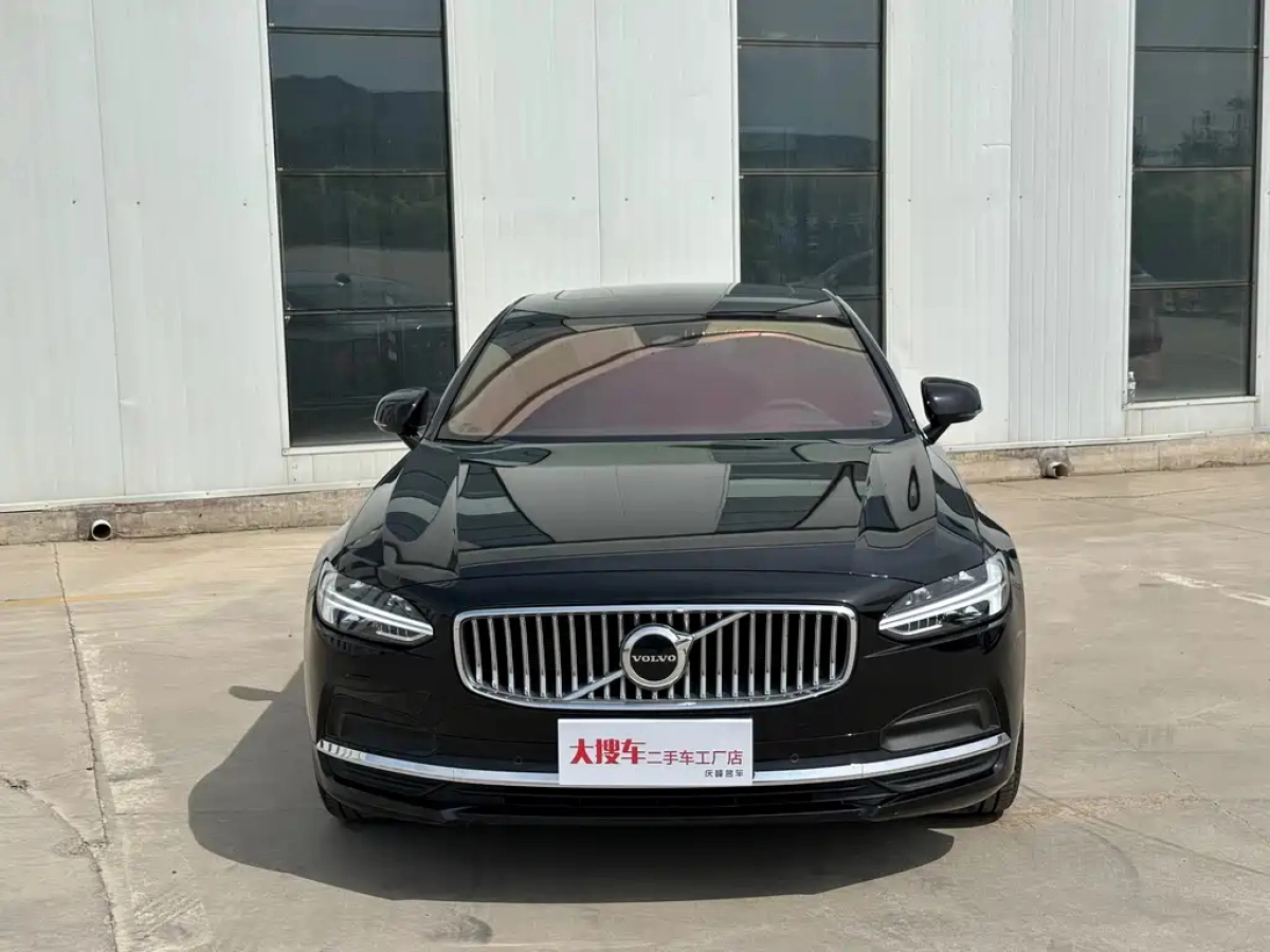 VOLVO S90