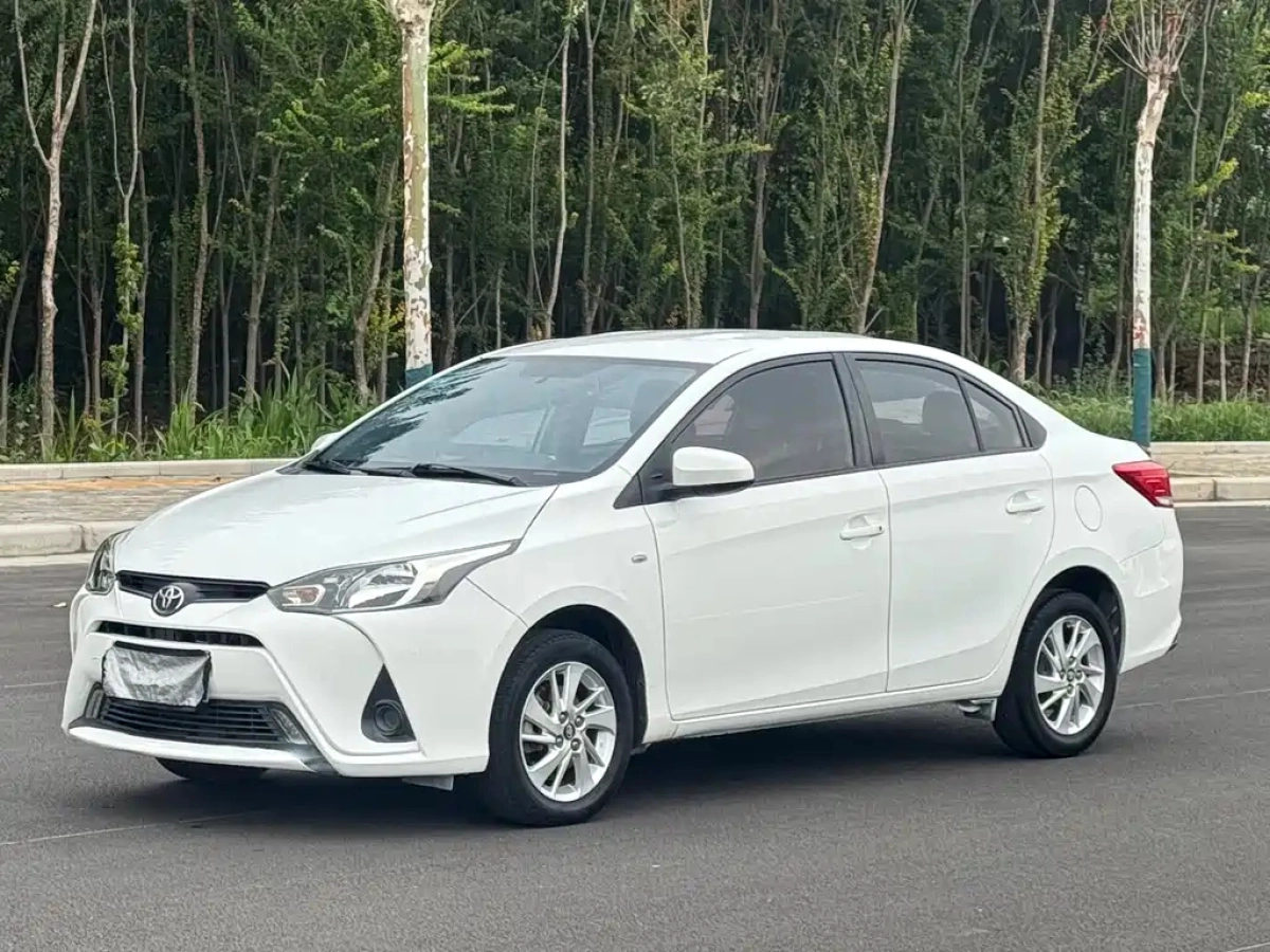 TOYOTA YARIS L INDULGENCE  2019