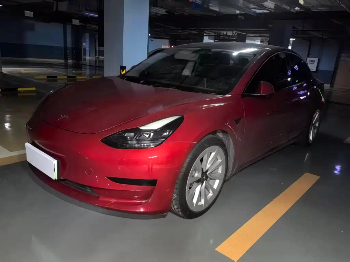 TESLA MODEL 3