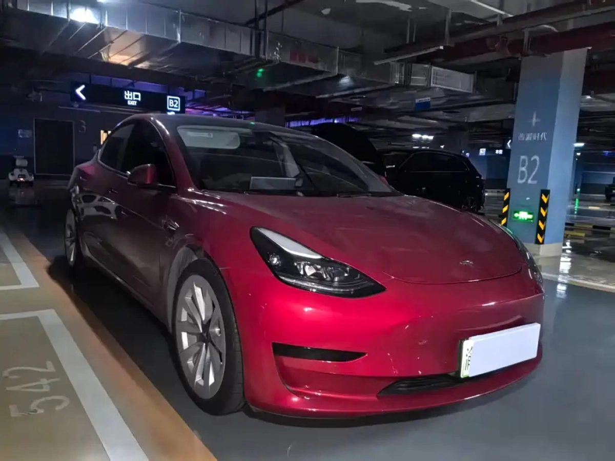 TESLA MODEL 3