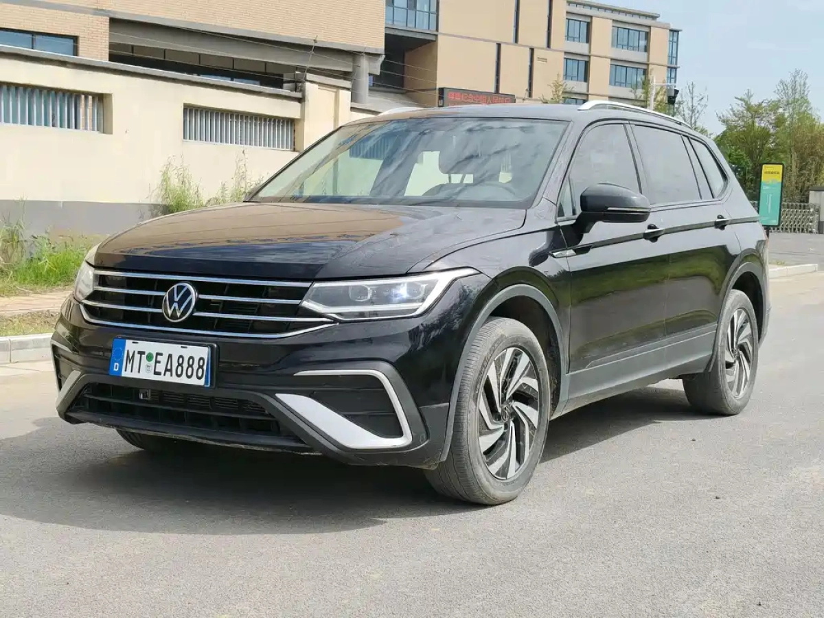 VOLKSWAGEN TIGUAN L
