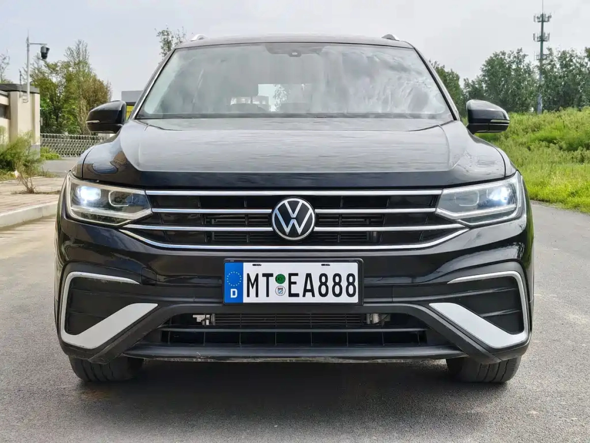 VOLKSWAGEN TIGUAN L