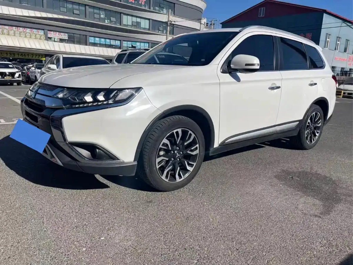 MITSUBISHI OUTLANDER  2021