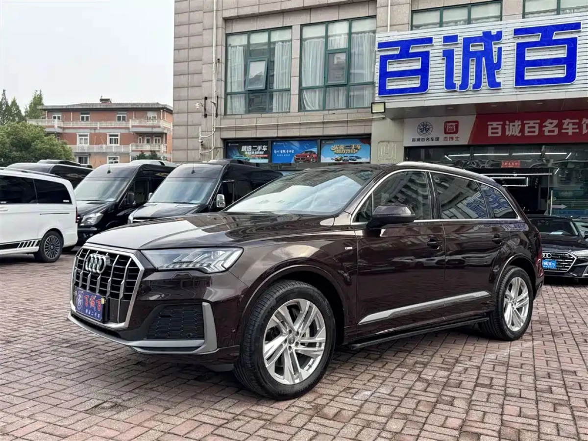AUDI Q7