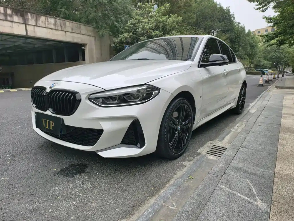 BMW 1-SERIES
