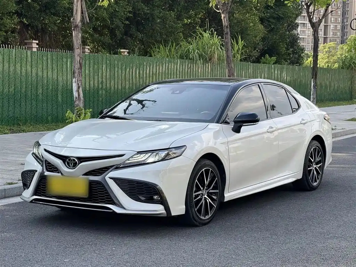TOYOTA CAMRY