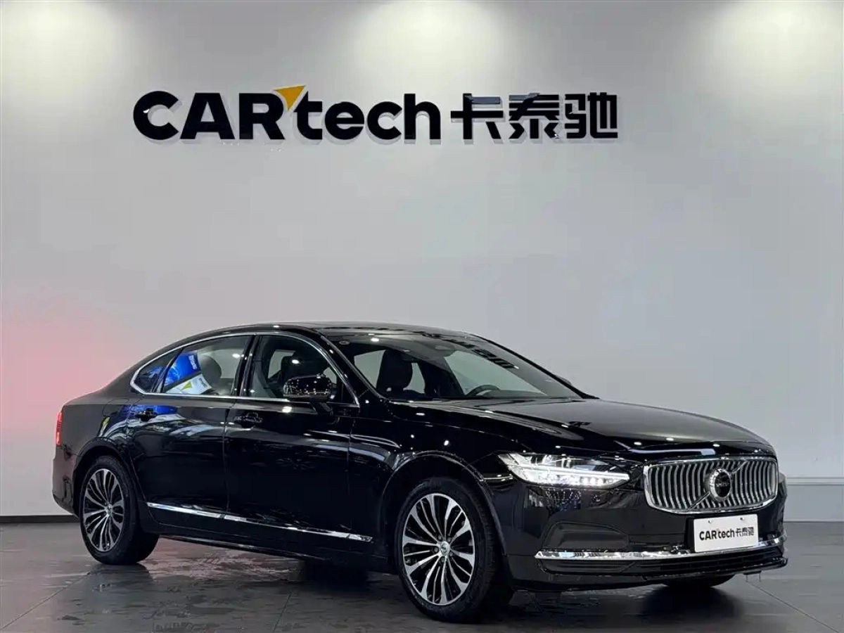 VOLVO S90