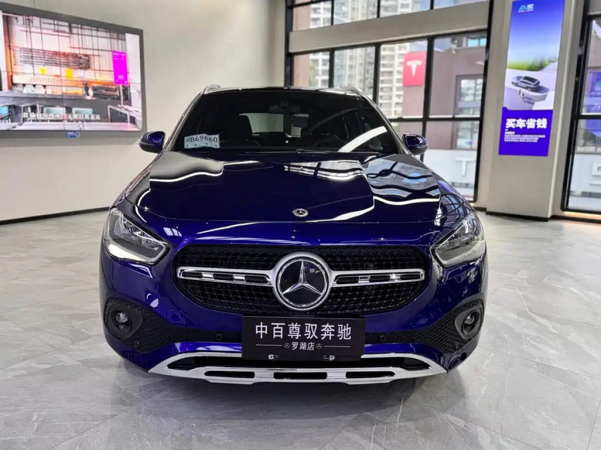 MERCEDES BENZ GLA  2021