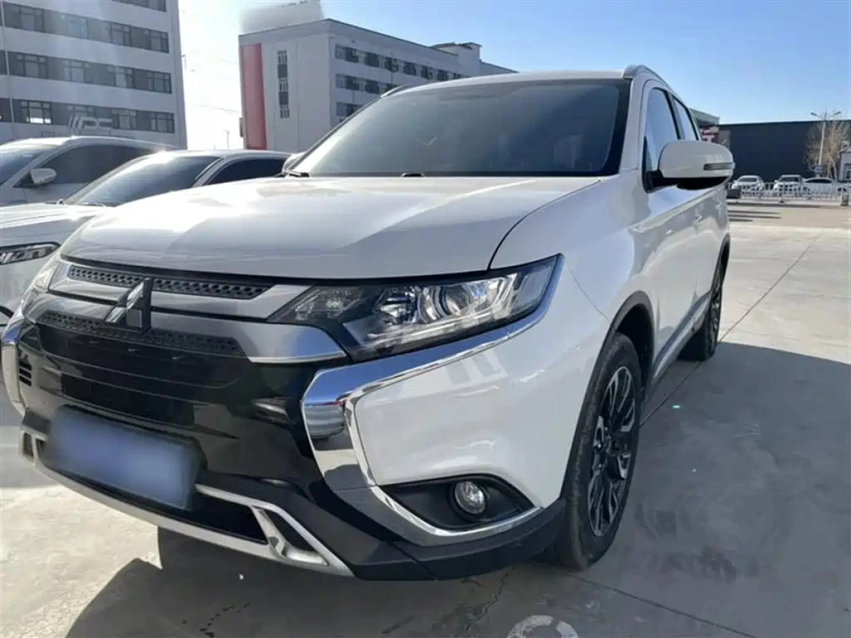 MITSUBISHI OUTLANDER
