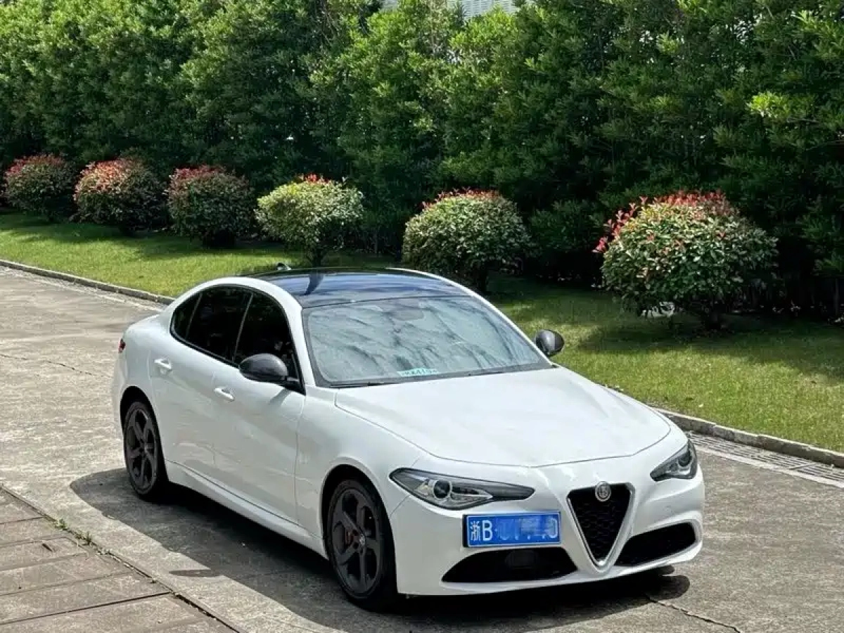 ALFAROMEO GIULIA  2020