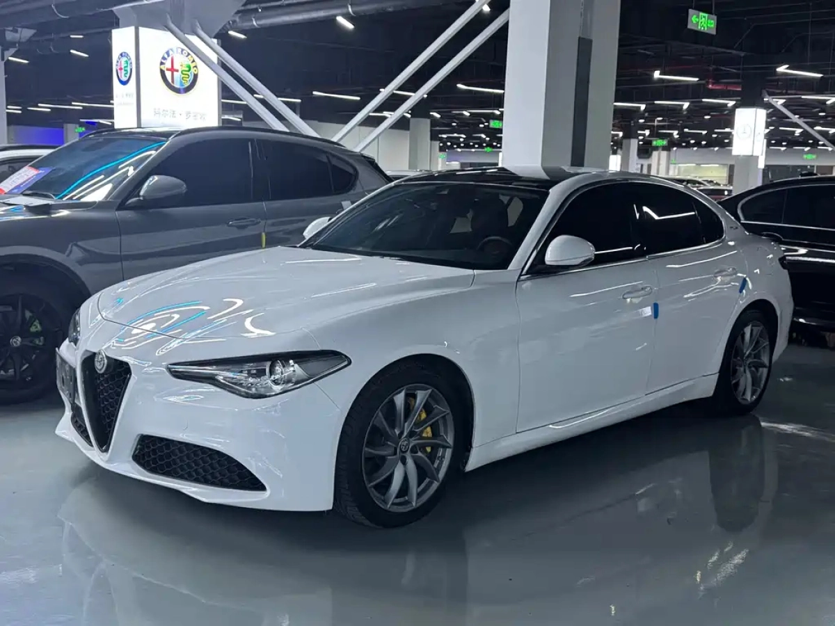 ALFAROMEO GIULIA  2020