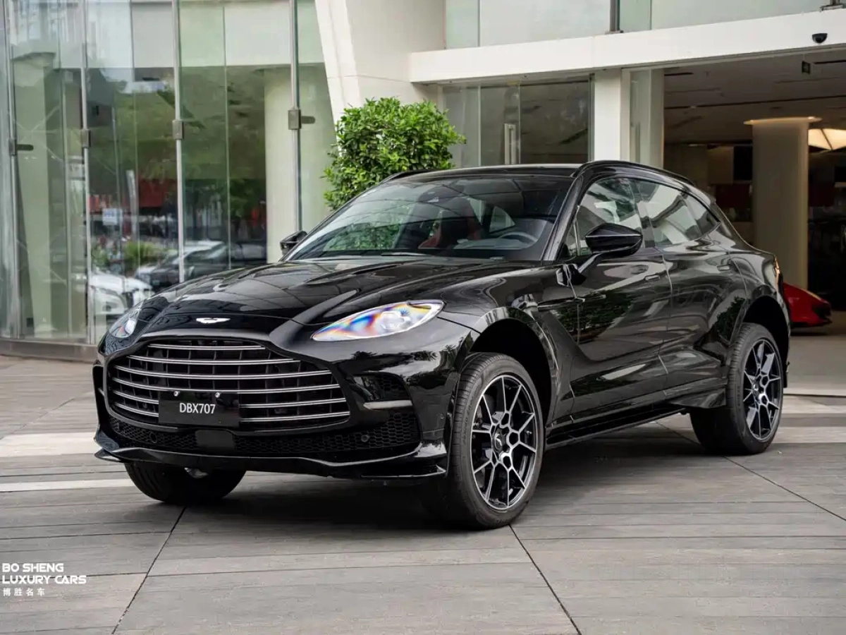 ASTON MARTIN DBX  2025