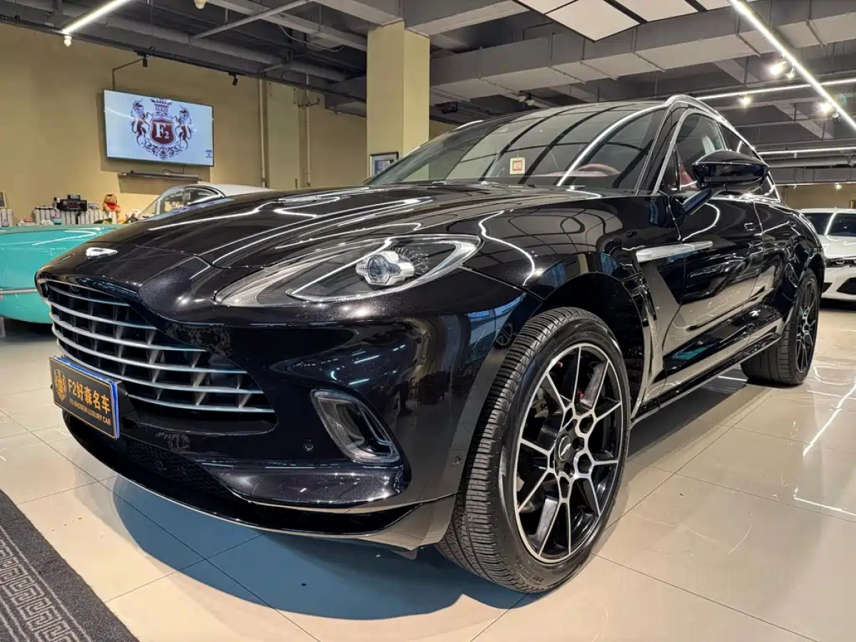 ASTON MARTIN DBX