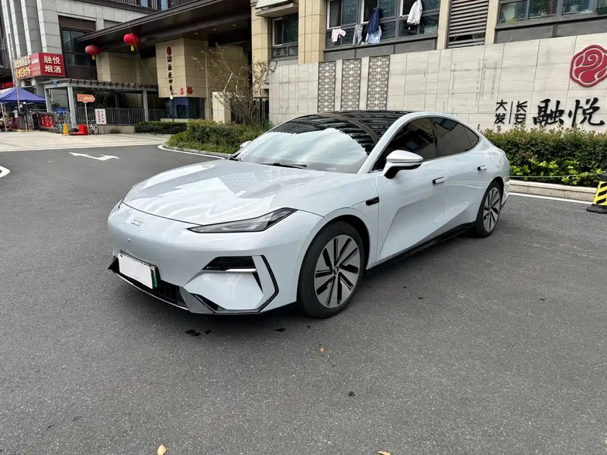 GEELY GALAXY GALAXY E8