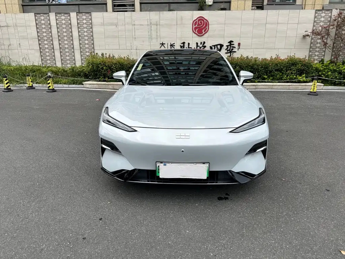 GEELY GALAXY GALAXY E8