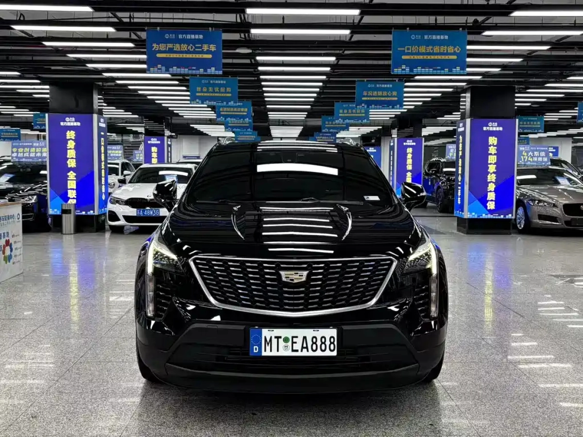 CADILLAC XT4