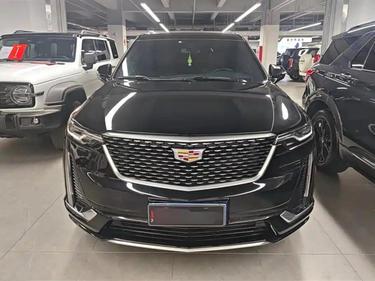 CADILLAC XT6