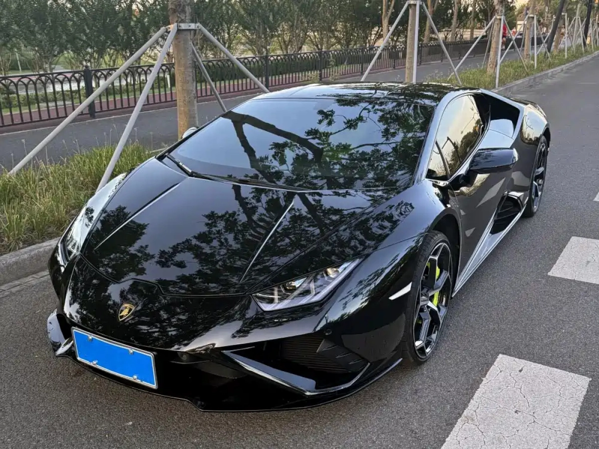 LAMBORGHINI HURACAN  2023