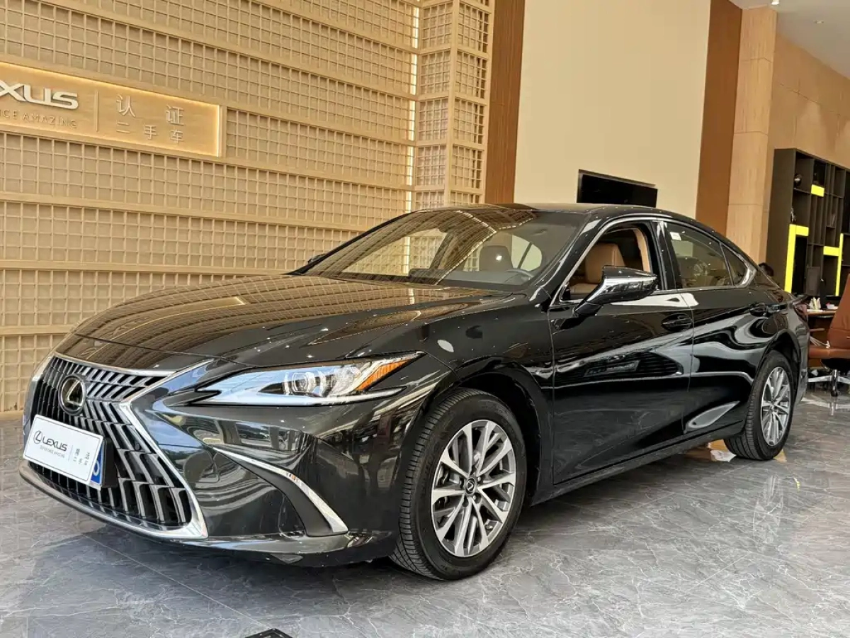 LEXUS ES  2024