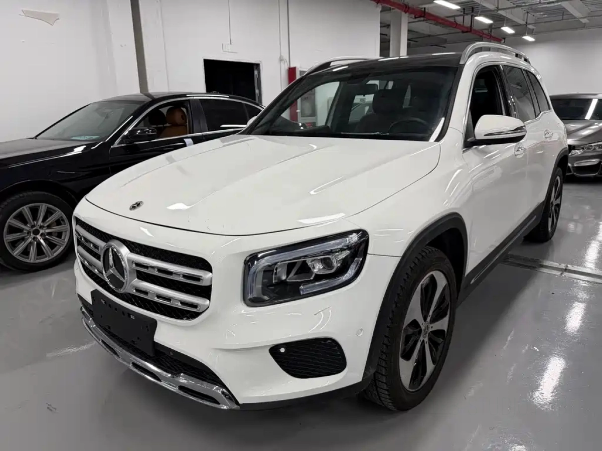 MERCEDES BENZ GLB