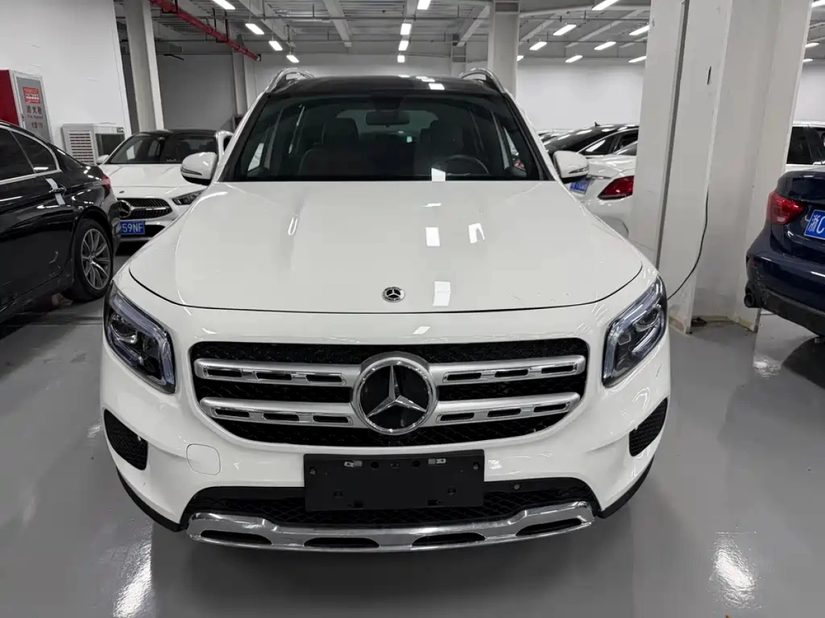MERCEDES BENZ GLB