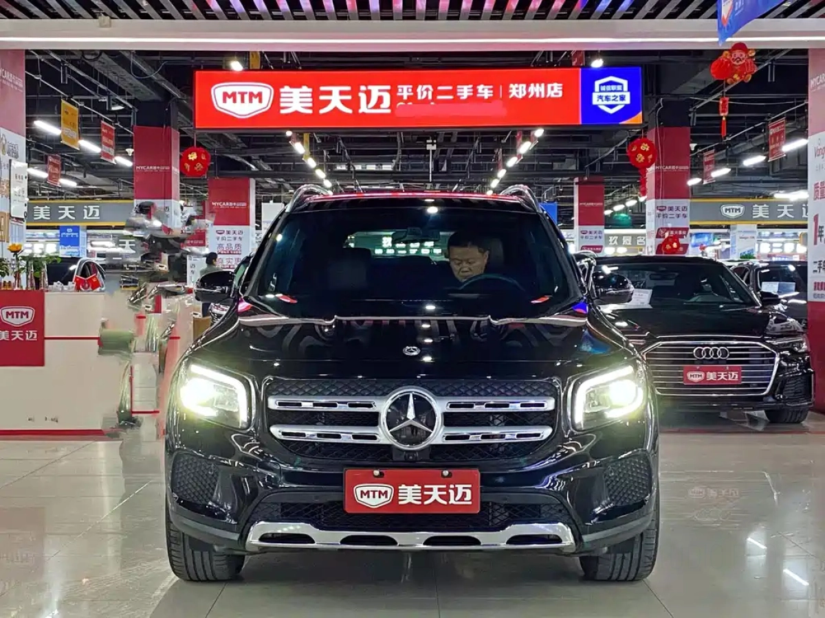 MERCEDES BENZ GLB