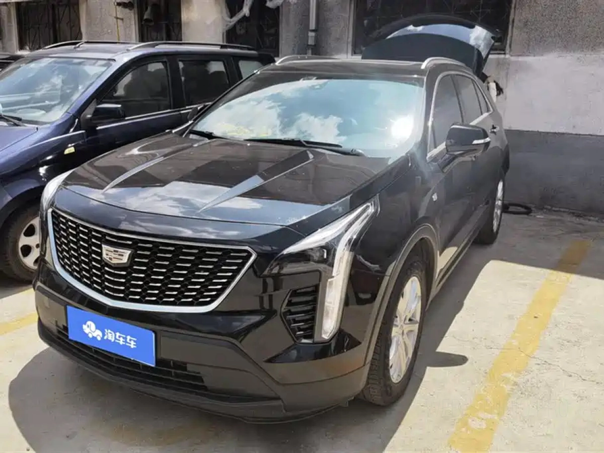 CADILLAC XT4