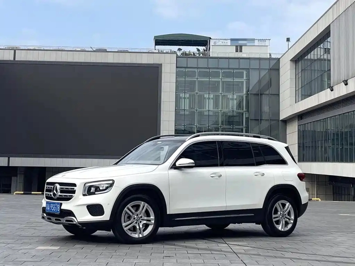 MERCEDES BENZ GLB